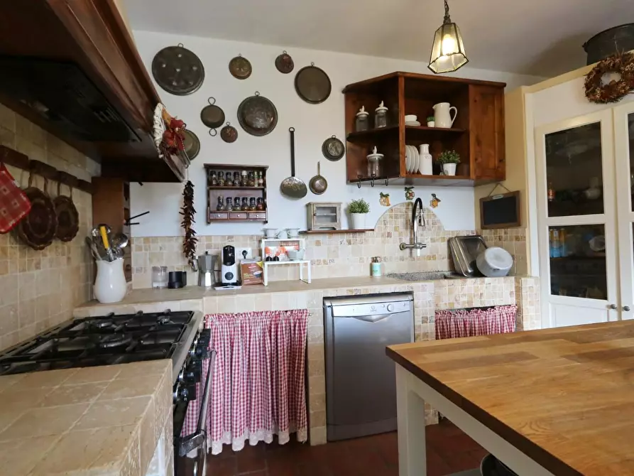 Immagine 10 di Villa in vendita  a San Giuliano Terme