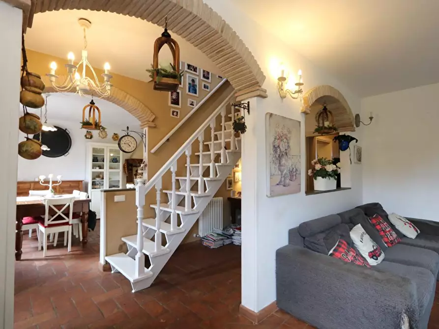 Immagine 5 di Villa in vendita  a San Giuliano Terme