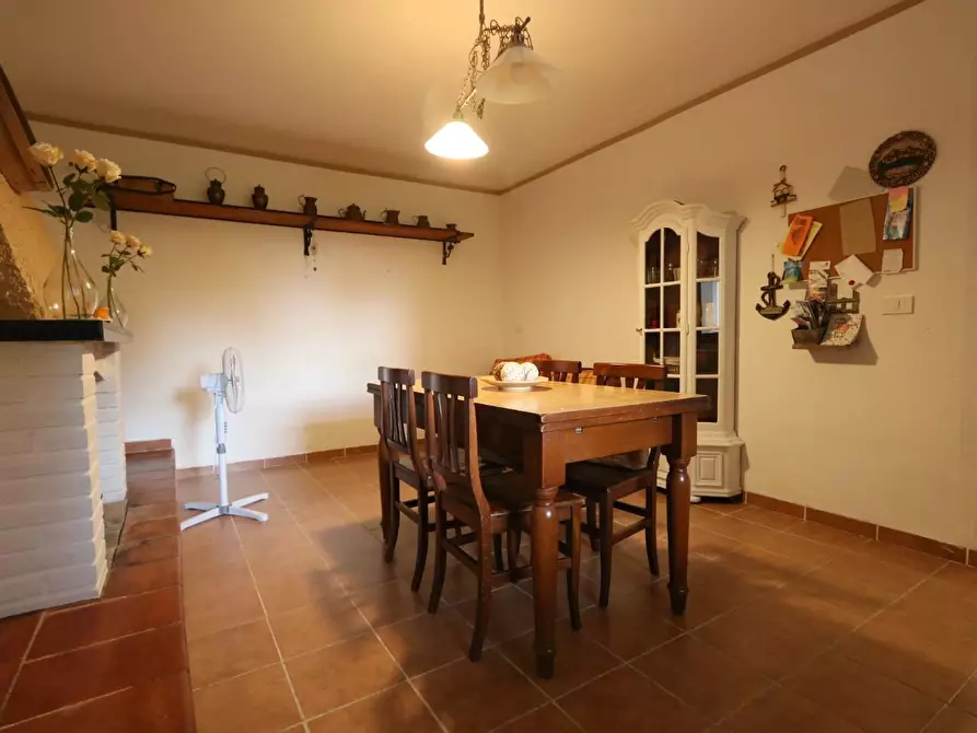 Immagine 42 di Villa in vendita  a San Giuliano Terme