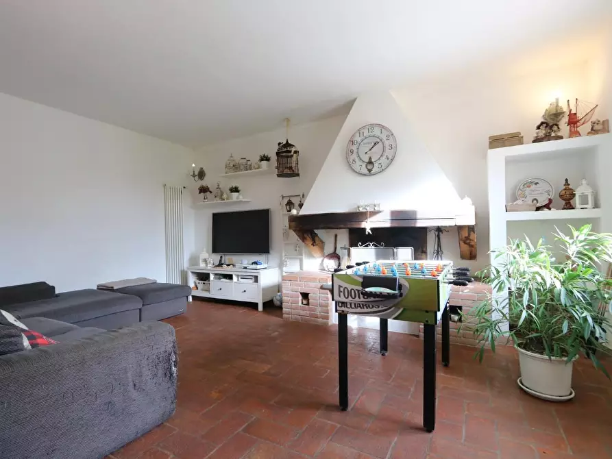 Immagine 3 di Villa in vendita  a San Giuliano Terme