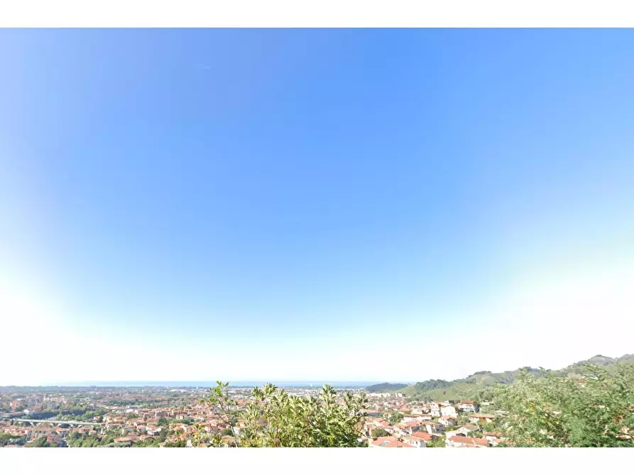 Immagine 10 di Appartamento in vendita  a Massa