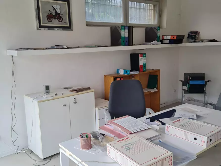 Immagine 4 di Negozio in affitto  a Pisa