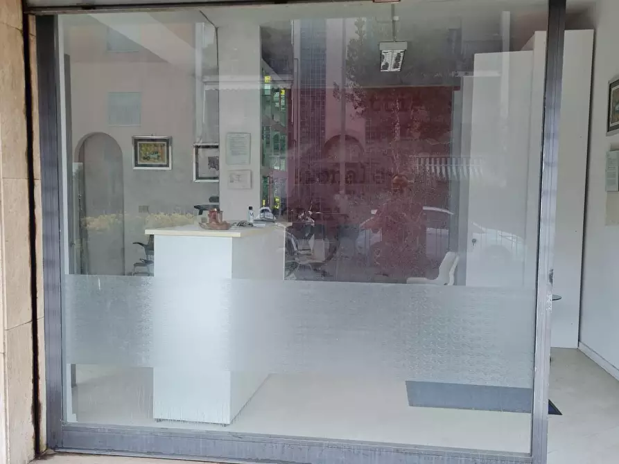 Immagine 6 di Negozio in affitto  a Pisa