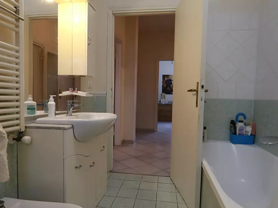 Immagine 20 di Appartamento in vendita  a Cascina