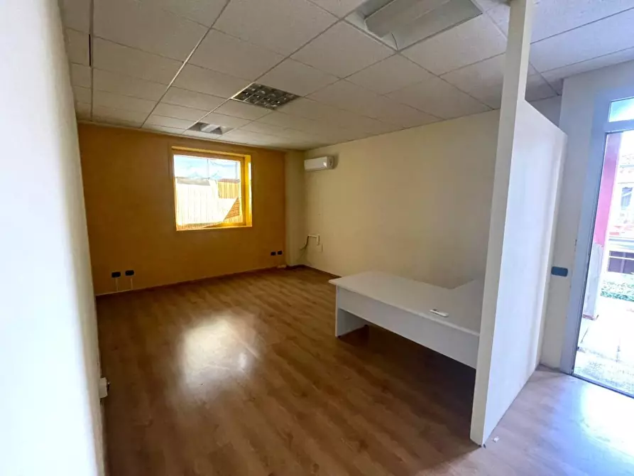 Immagine 4 di Ufficio in affitto  a Santa Croce Sull'arno