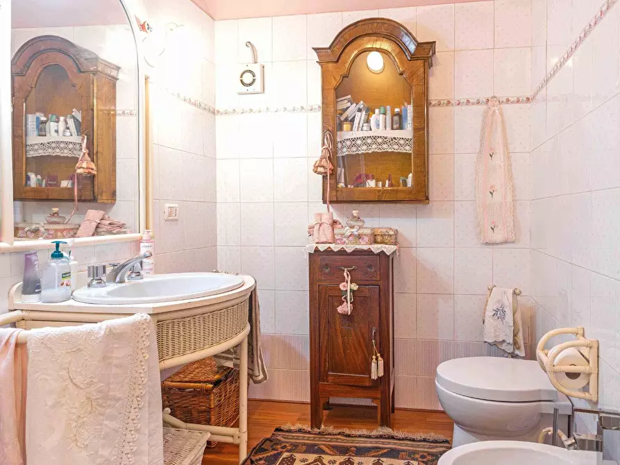 Immagine 32 di Mansarda in vendita  a Pisa