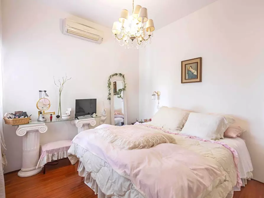 Immagine 10 di Mansarda in vendita  a Pisa