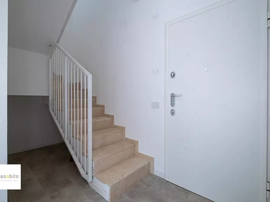 Immagine 8 di Appartamento in vendita  a Ponte San Pietro