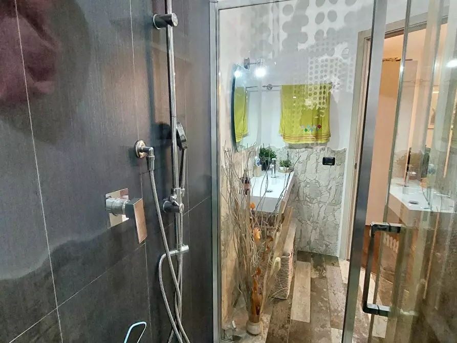 Immagine 7 di Villa in vendita  a Massarosa