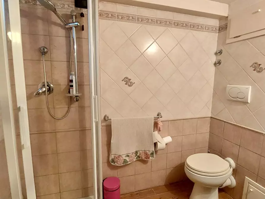 Immagine 17 di Villa in vendita  a Massarosa