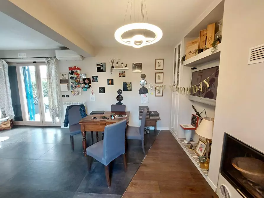 Immagine 36 di Villa in vendita  a Massarosa