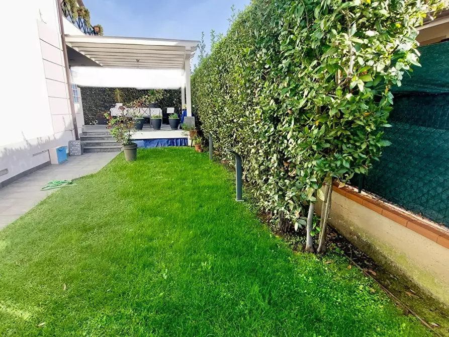 Immagine 44 di Villa in vendita  a Massarosa