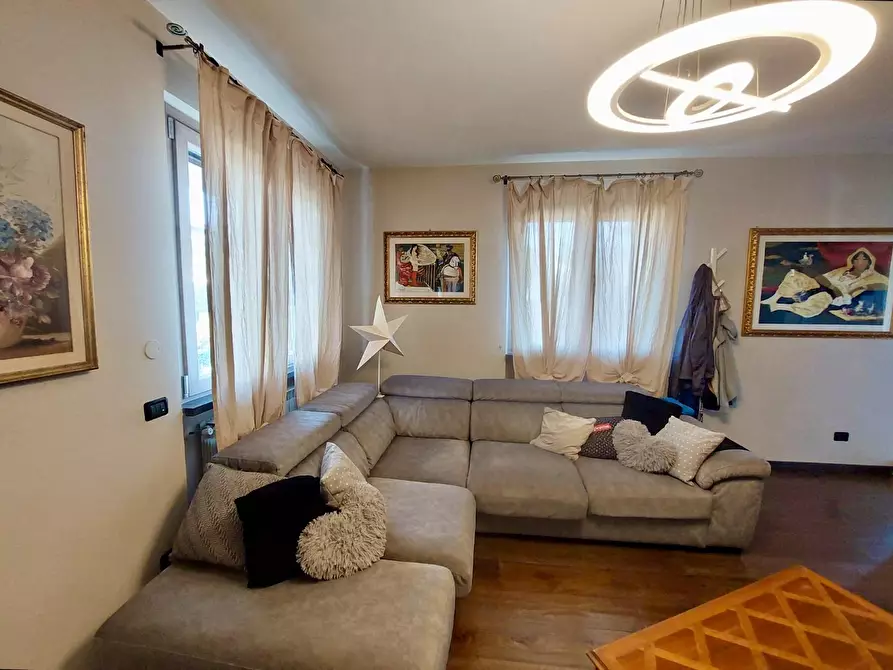 Immagine 3 di Villa in vendita  a Massarosa