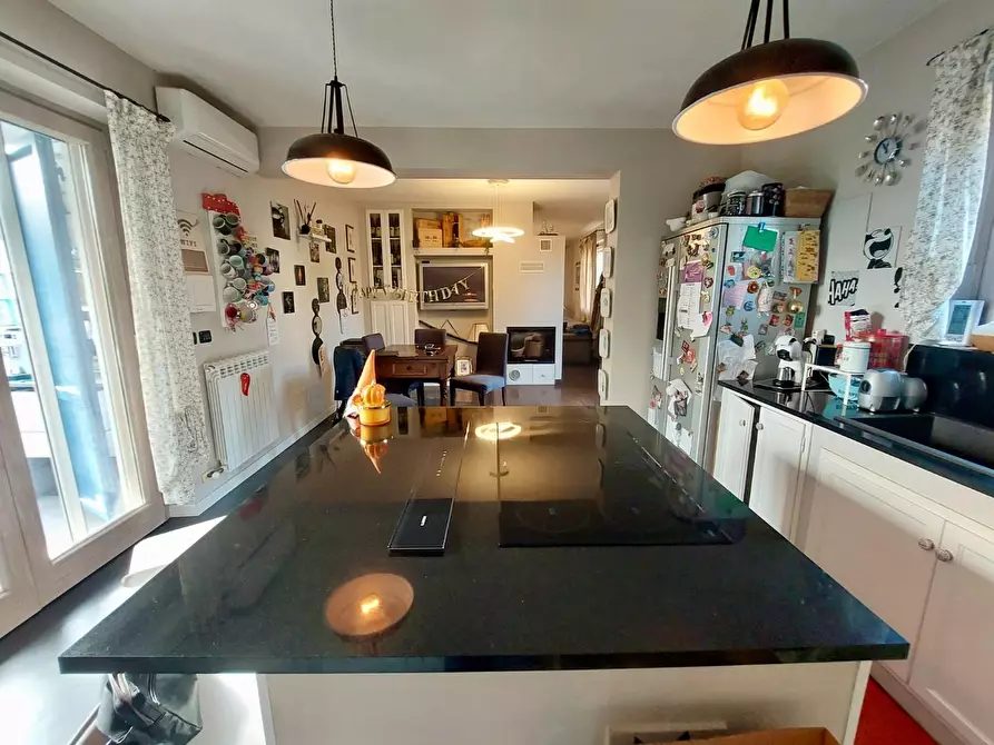 Immagine 41 di Villa in vendita  a Massarosa