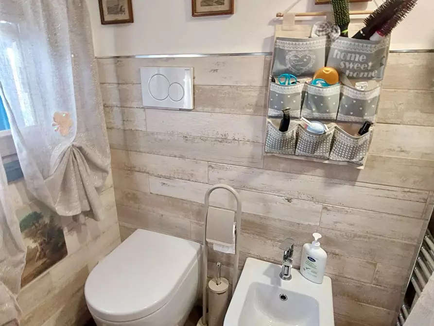 Immagine 33 di Villa in vendita  a Massarosa