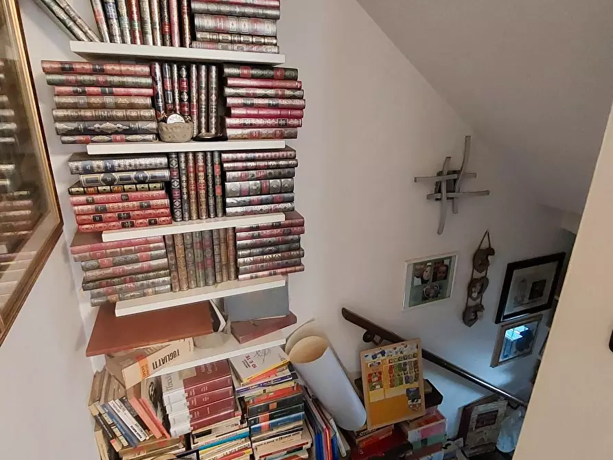 Immagine 9 di Villa in vendita  a Massarosa