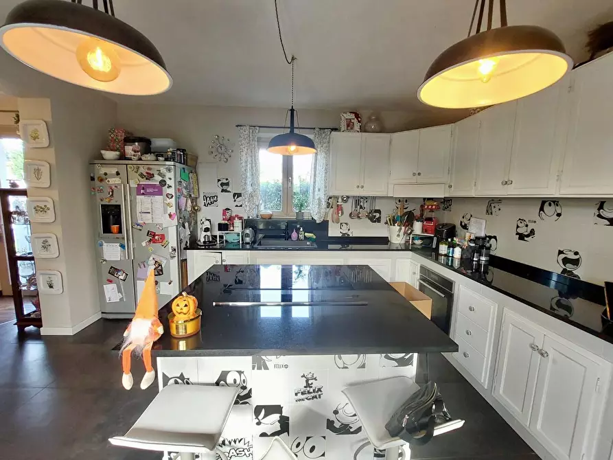 Immagine 39 di Villa in vendita  a Massarosa