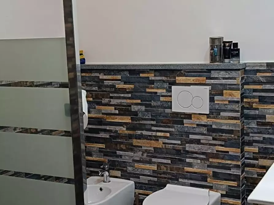 Immagine 16 di Casa bifamiliare in vendita  a Cascina