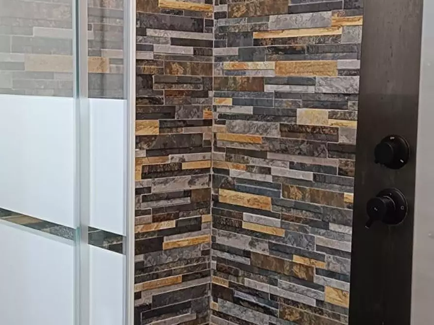 Immagine 17 di Casa bifamiliare in vendita  a Cascina