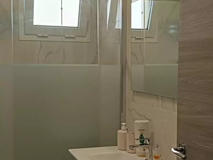 Immagine 11 di Casa bifamiliare in vendita  a Cascina