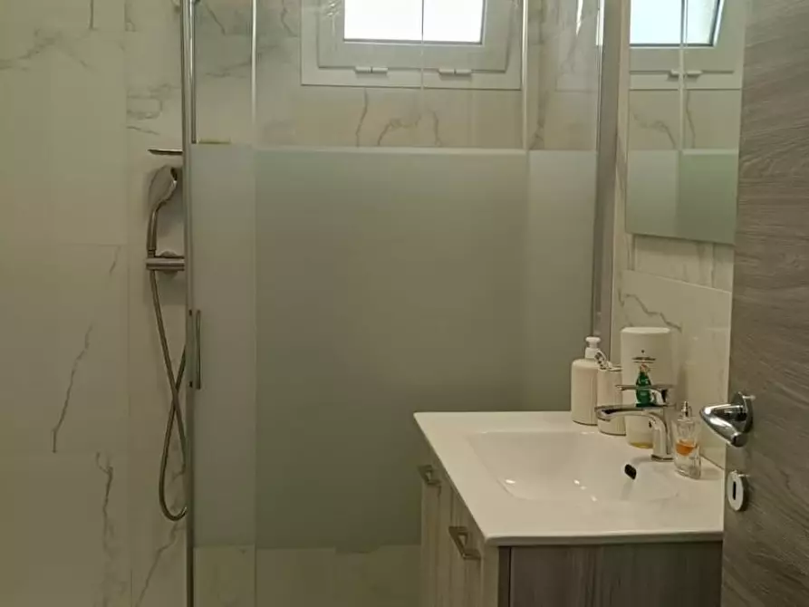 Immagine 10 di Casa bifamiliare in vendita  a Cascina