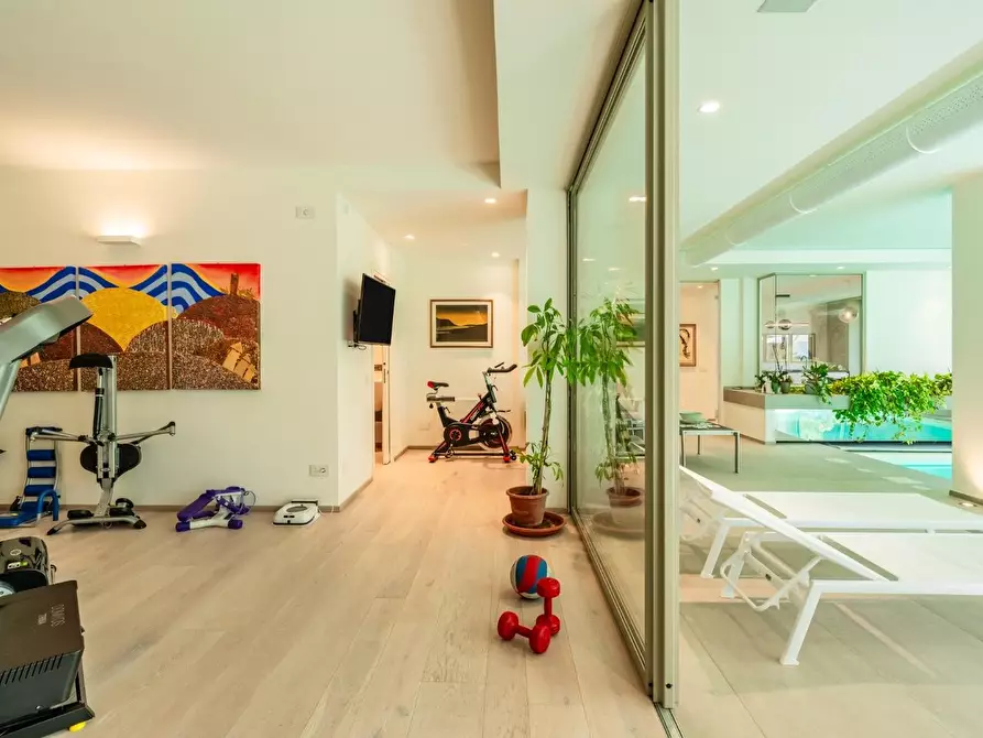 Immagine 26 di Villa in vendita  a Santa Maria A Monte