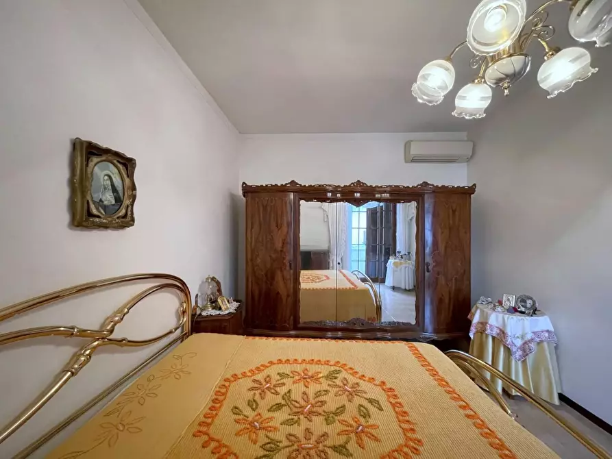 Immagine 21 di Casa indipendente in vendita  a Viareggio