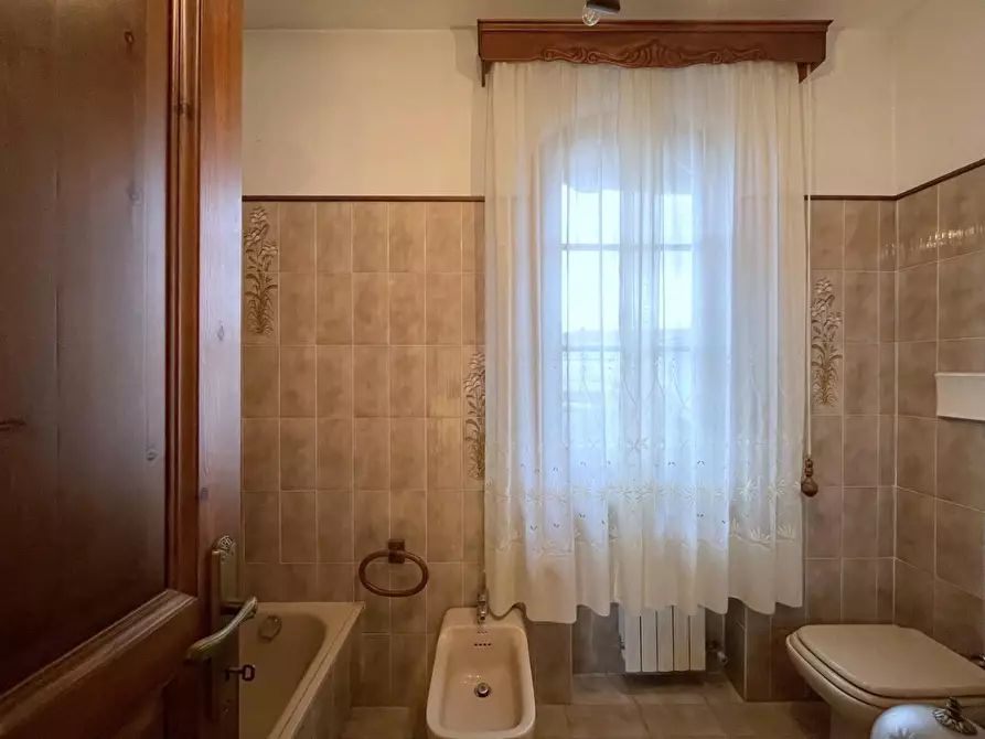 Immagine 25 di Casa indipendente in vendita  a Viareggio