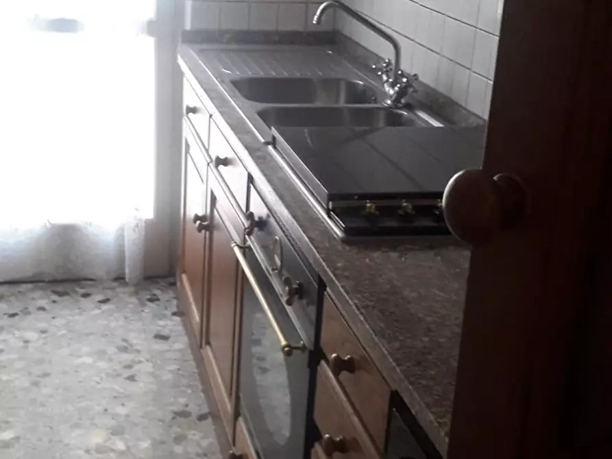 Immagine 8 di Appartamento in vendita  a Viareggio