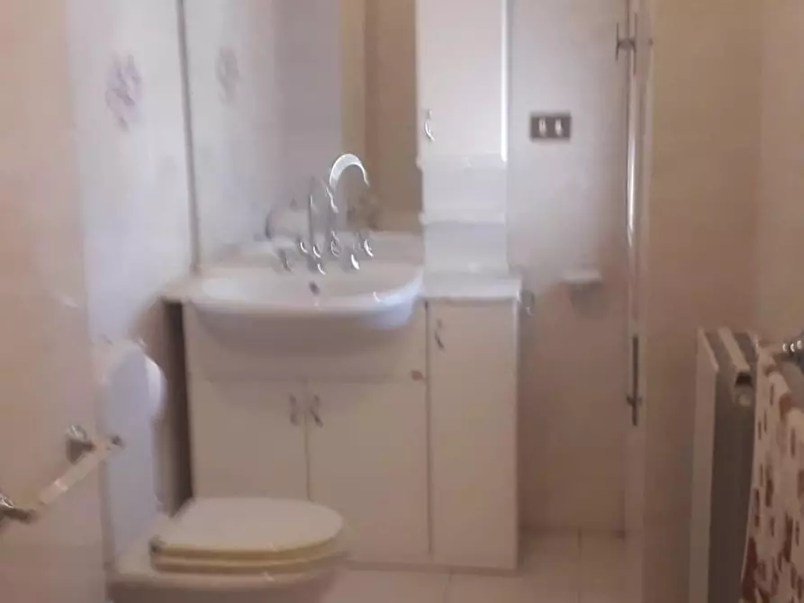 Immagine 11 di Appartamento in vendita  a Viareggio