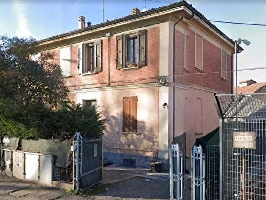 Immagine 1 di Porzione di casa in vendita  a Bologna