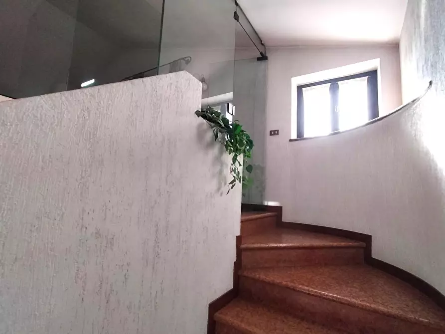 Immagine 26 di Villa in vendita  a Gandino