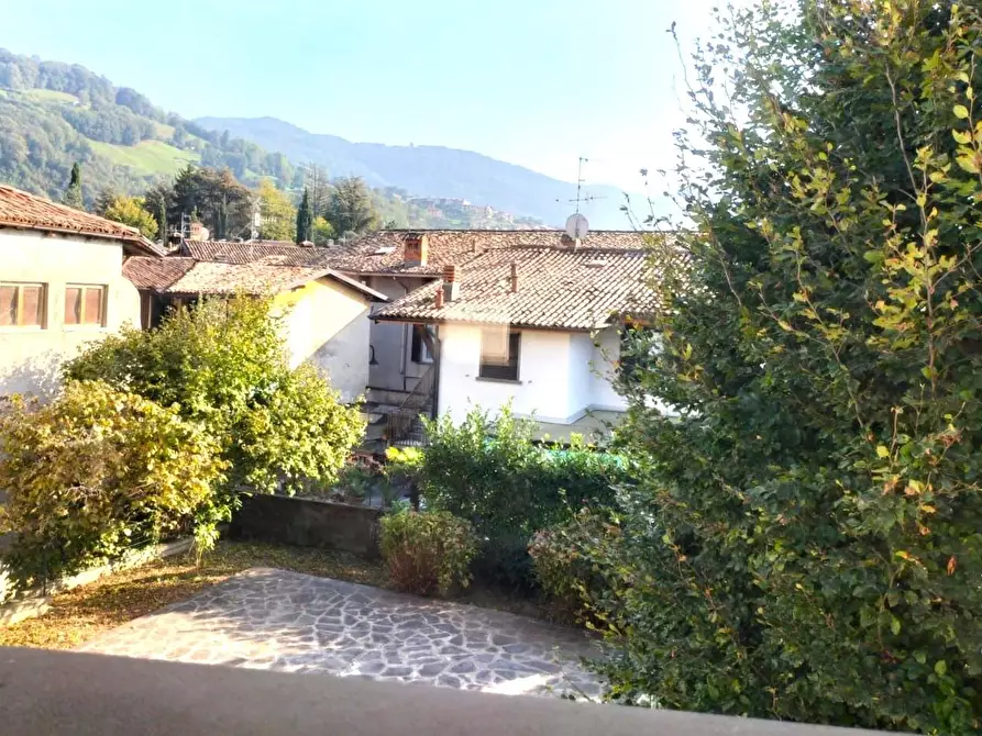 Immagine 36 di Villa in vendita  a Gandino