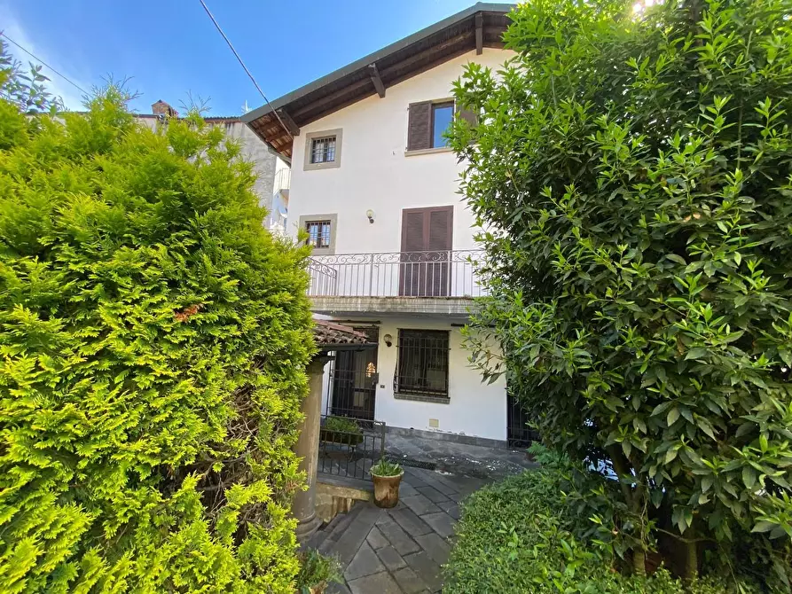 Immagine 25 di Villa in vendita  a Gandino