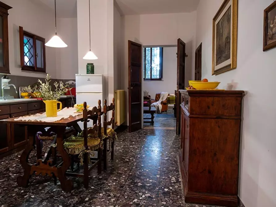 Immagine 21 di Appartamento in vendita  a Pontedera