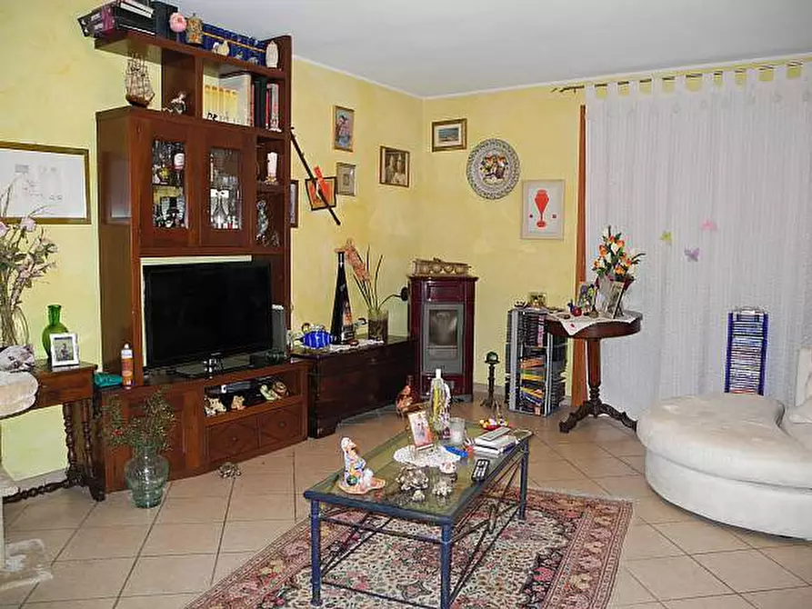 Immagine 2 di Casa trifamiliare in vendita  a Cerreto Guidi