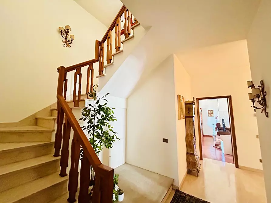 Immagine 38 di Villa in vendita  a Empoli