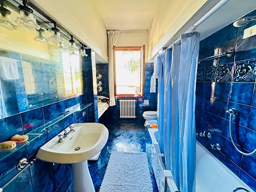 Immagine 28 di Villa in vendita  a Empoli