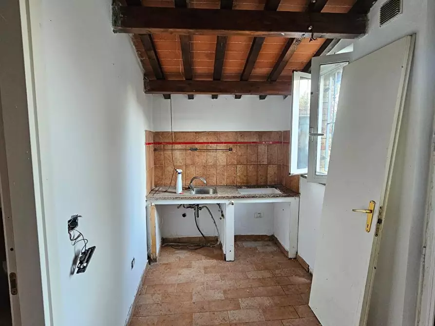 Immagine 9 di Appartamento in vendita  a Pisa