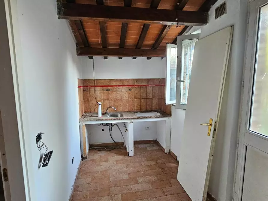 Immagine 10 di Appartamento in vendita  a Pisa
