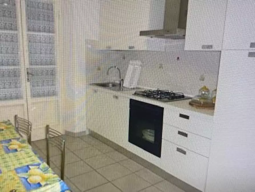 Immagine 1 di Casa quadrifamiliare in vendita  a Carrara