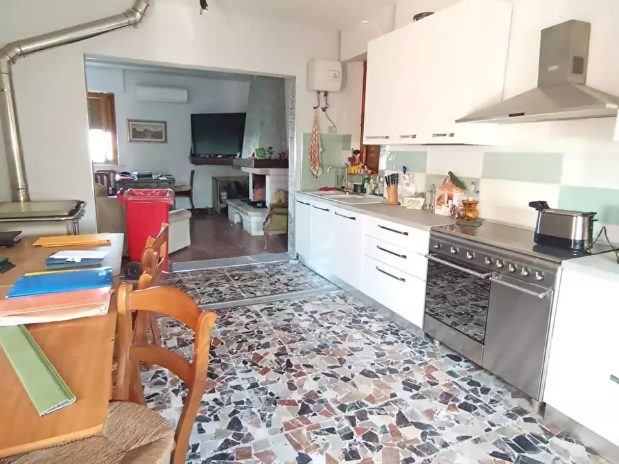 Immagine 4 di Villa in vendita  a Cascina