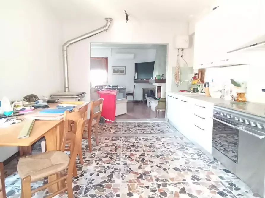 Immagine 3 di Villa in vendita  a Cascina