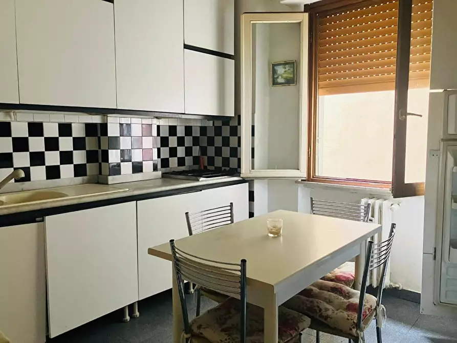 Immagine 2 di Appartamento in vendita  a Sarzana