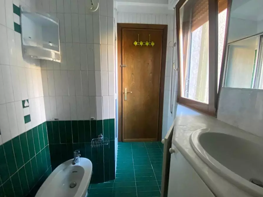 Immagine 13 di Appartamento in vendita  a Sarzana