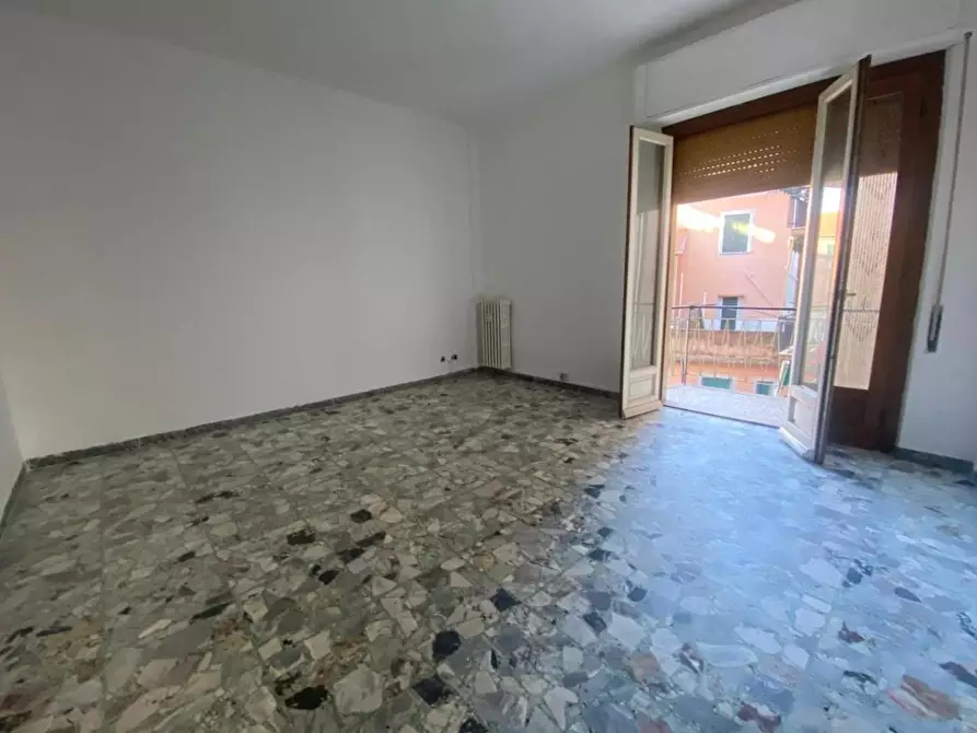 Immagine 9 di Appartamento in vendita  a Sarzana