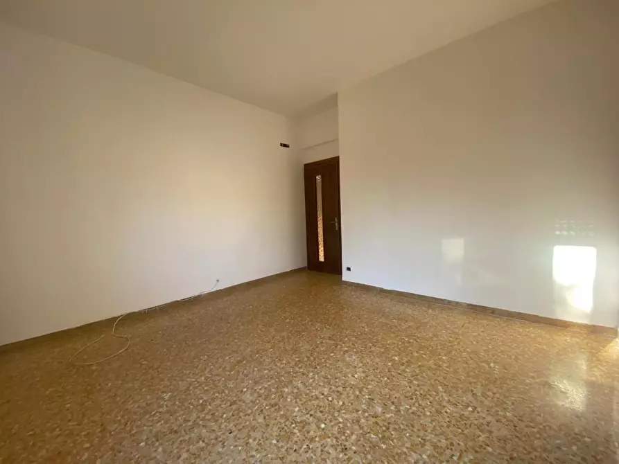 Immagine 21 di Appartamento in vendita  a Sarzana