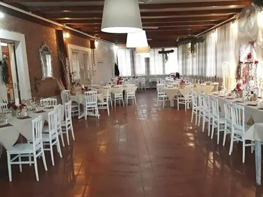 Immagine 1 di Bar / Ristorante in vendita  a Crespina Lorenzana