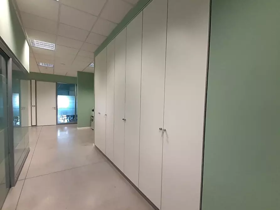 Immagine 16 di Ufficio in vendita  a Pontedera