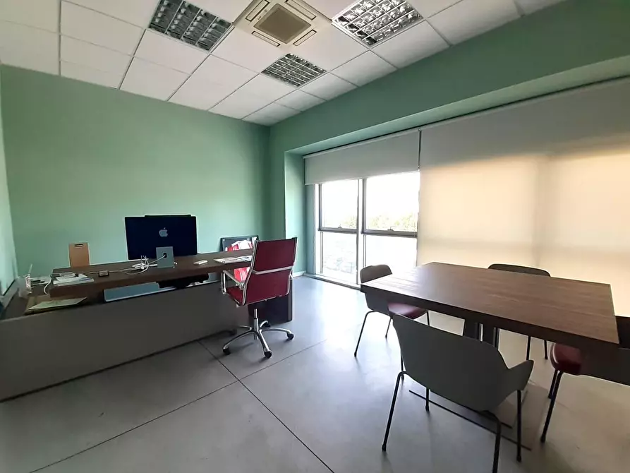 Immagine 34 di Ufficio in vendita  a Pontedera